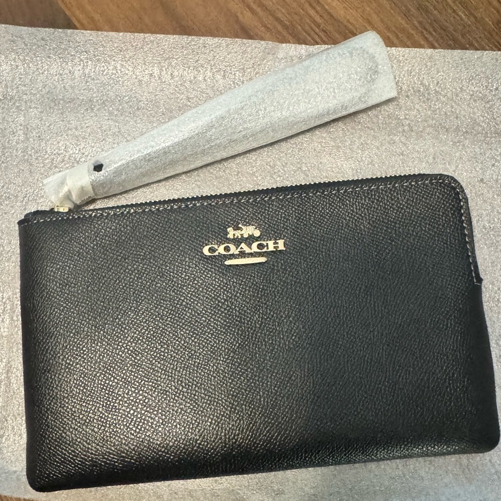 NWT Coach Black Leather large corner zip Wristlet